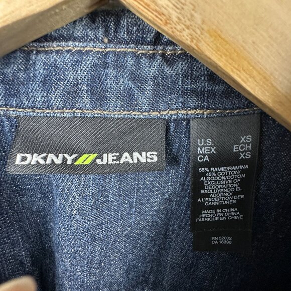 DKNY Cropped Jean Jacket Medium Wash Womens Size X Small Button Front Blue - Picture 5 of 11